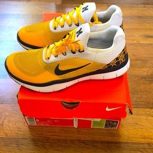 NIKE FREE, GO BLUE! NWT